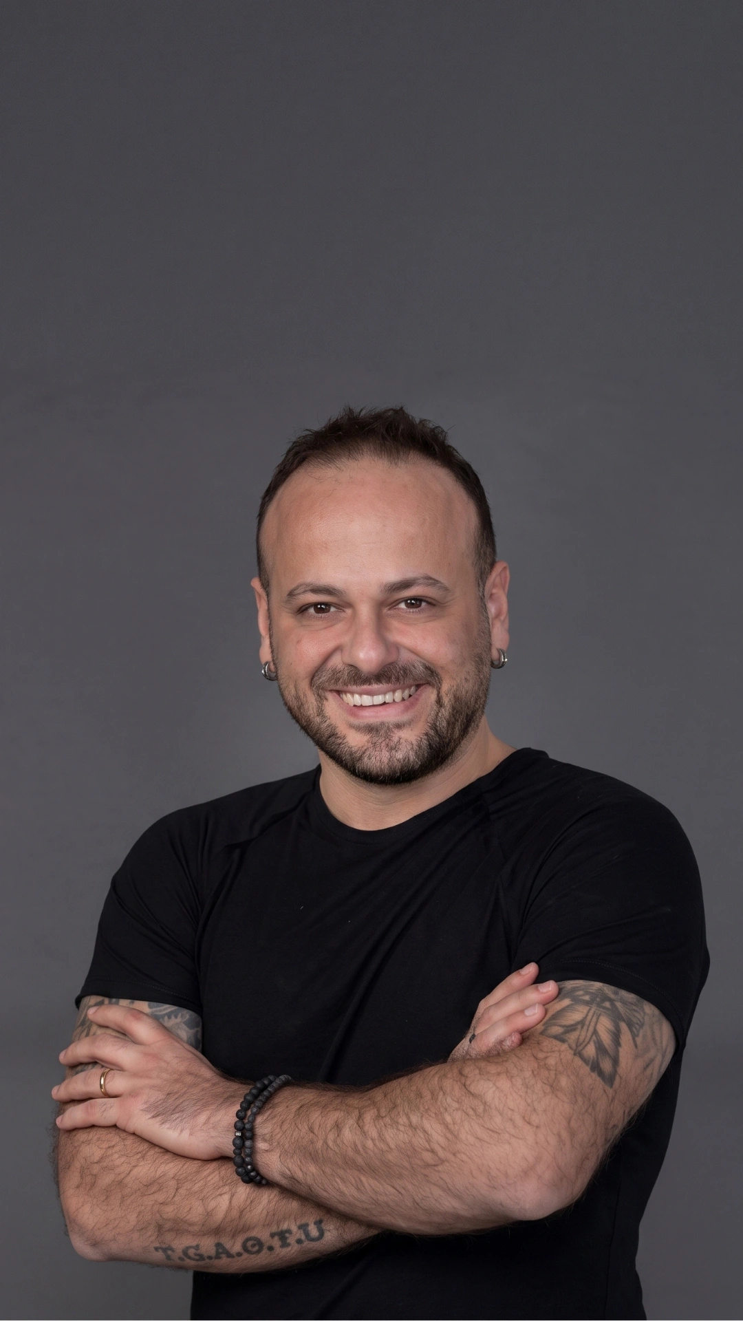Aret Vartanyan — Yazar · Kişisel Dönüşüm Konuşmacısı · Kirpi Yapım