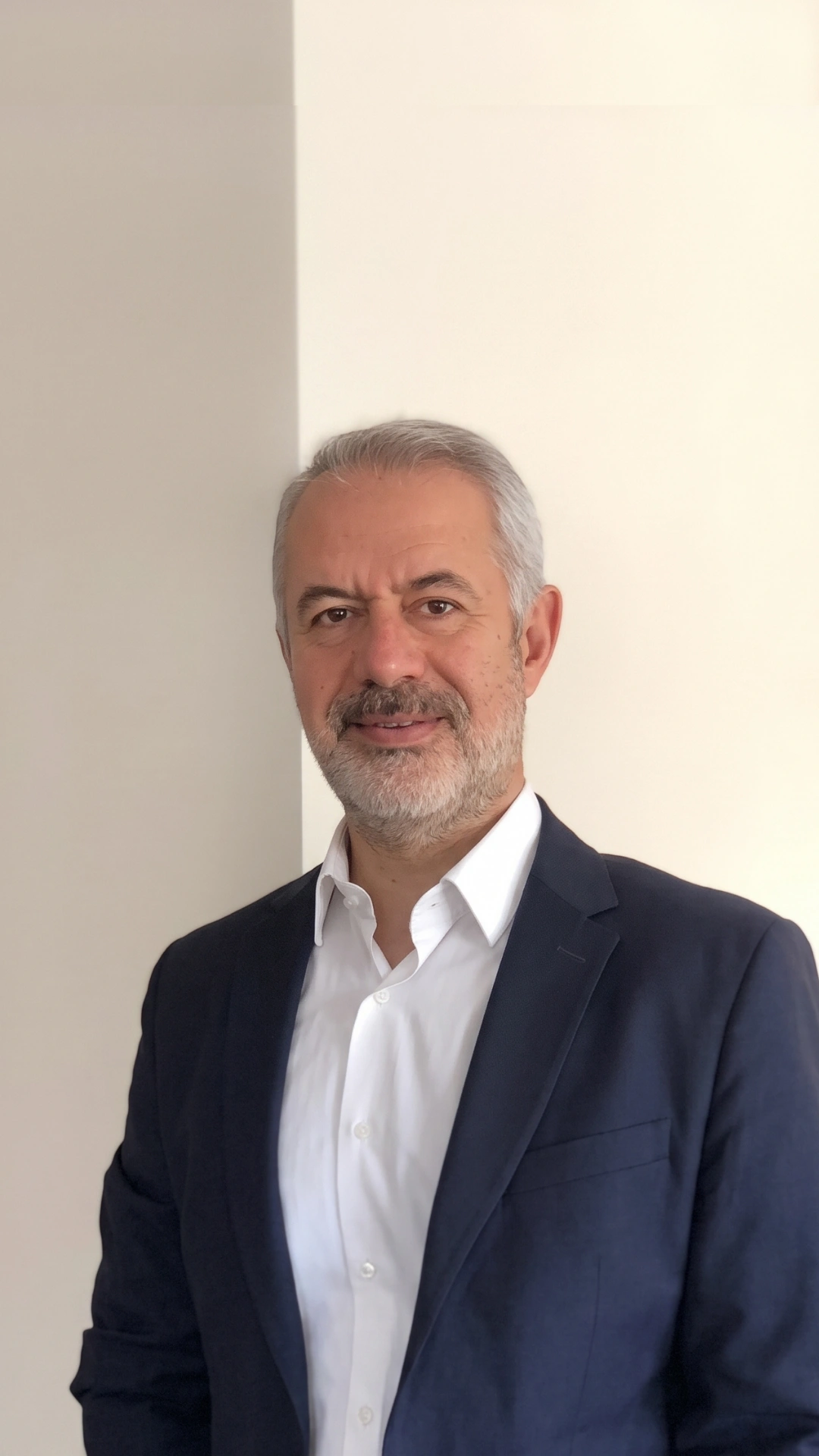 Dr. Cenk Tezcan — Tıp Doktoru · Sağlık Fütüristi · Kirpi Yapım