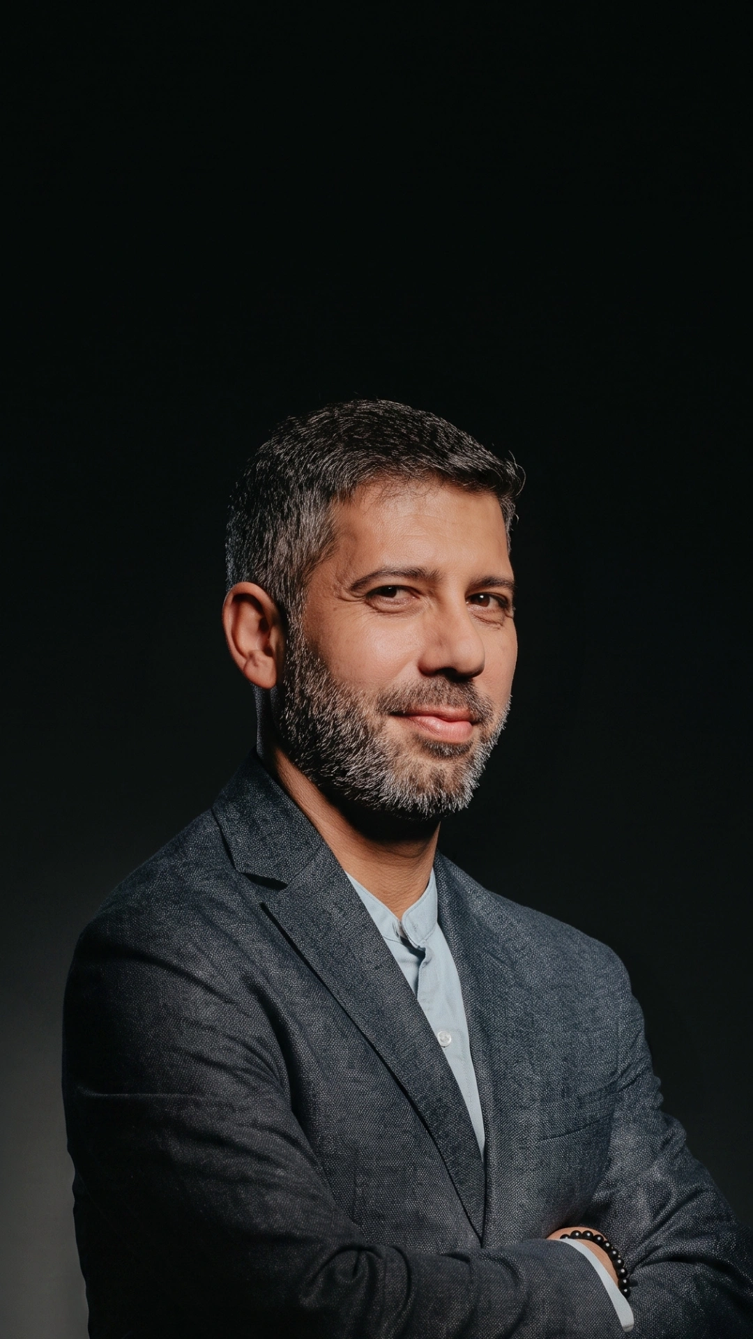 Erdem Aksakal — Pazarlama Yöneticisi · Yazar · Kirpi Yapım