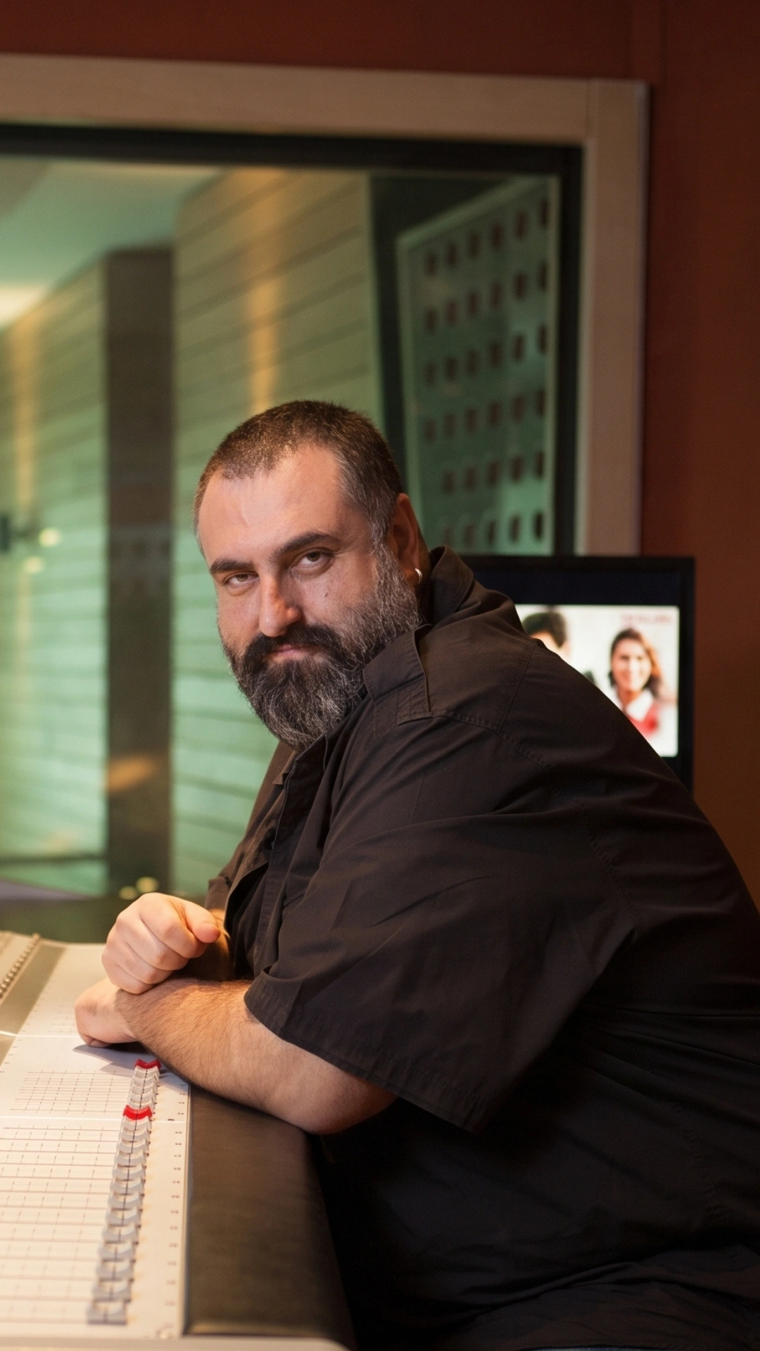 Rahman Altın — Besteci · Müzik Prodüktörü · Opera Sanatçısı · Kirpi Yapım