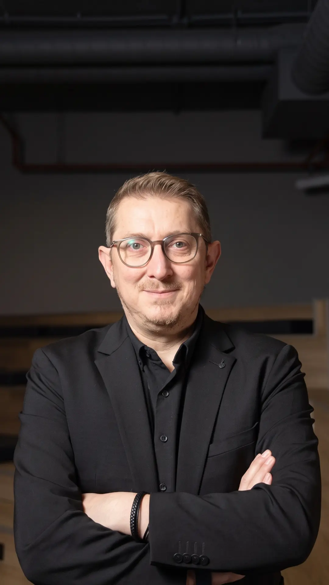 Dr. Umut Yıldız — Astrofizikçi · Eski NASA Bilim İnsanı · Bilim İletişimcisi · Kirpi Yapım