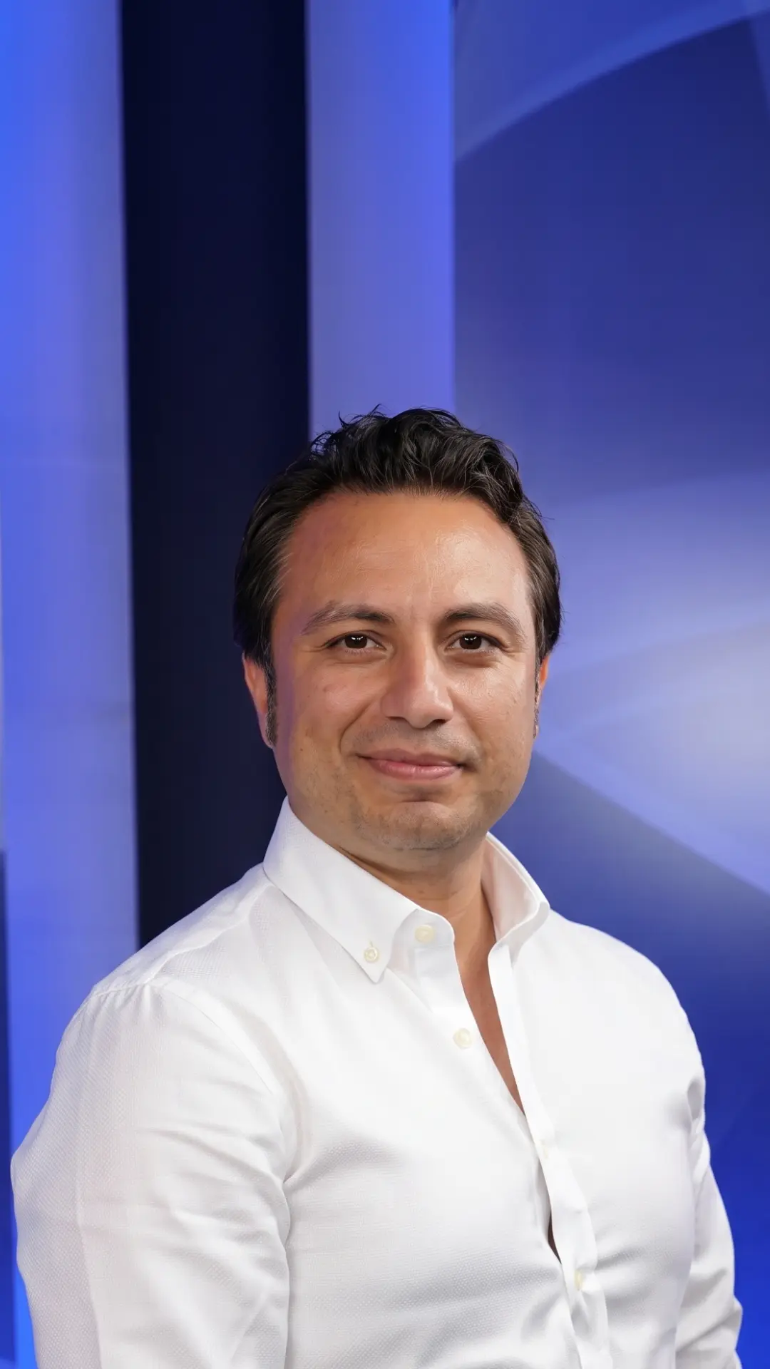 Yalın Alpay — Yazar · Düşünür · Konuşmacı · Kirpi Yapım