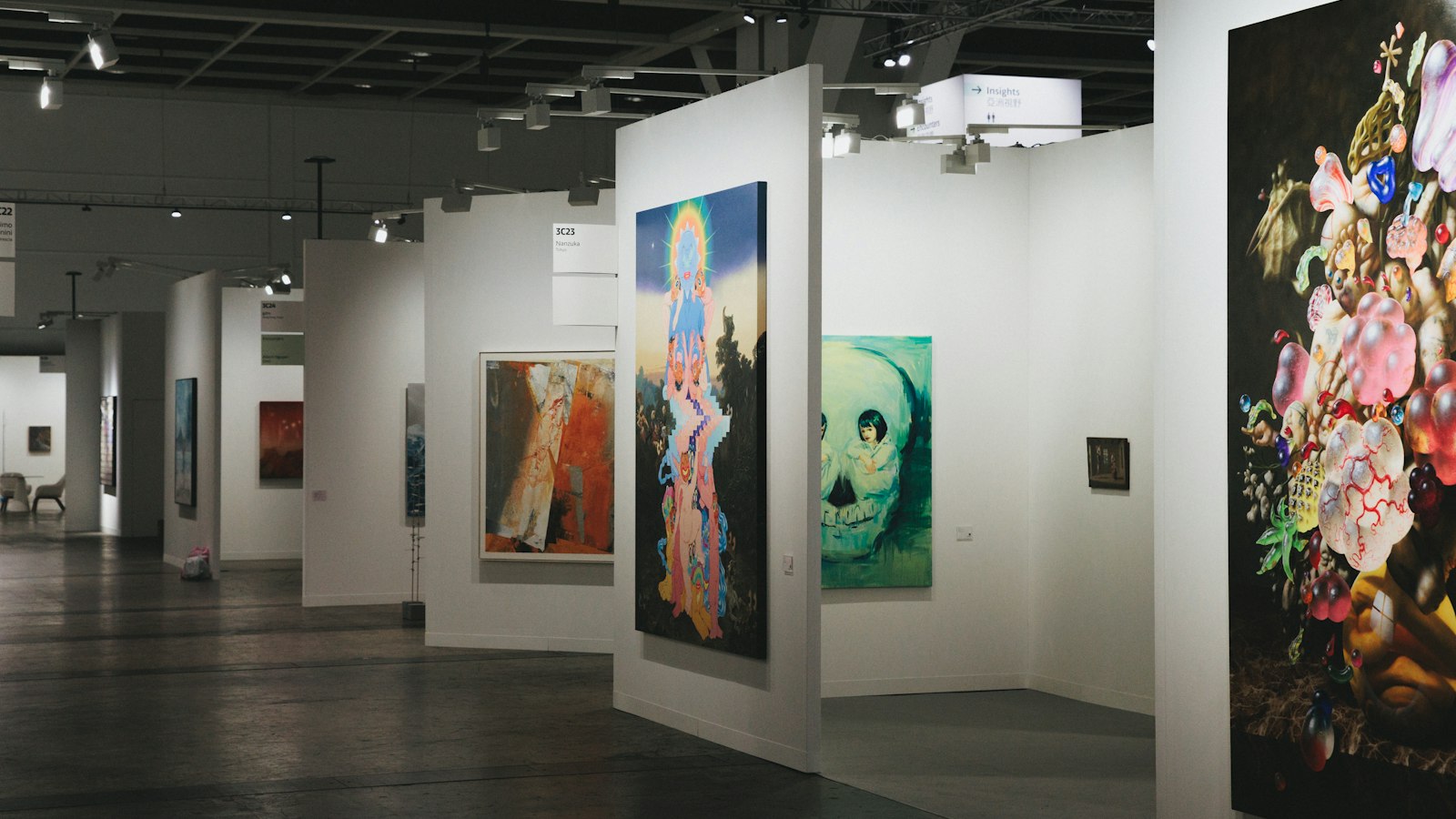 Kültür sanat programlarına ev sahipliği yapan sergi salonu
