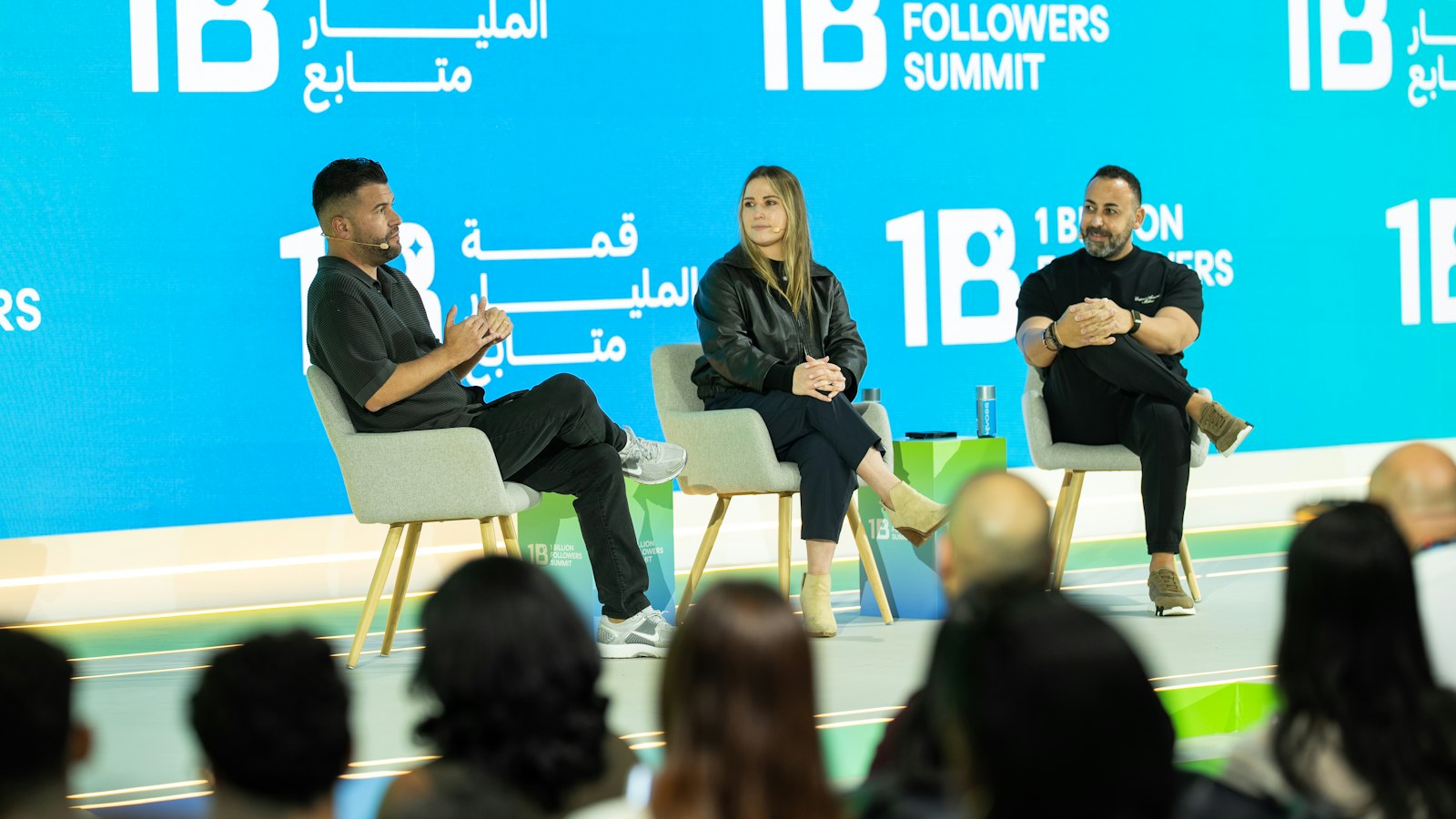 Moderatörün yönettiği panelde söz alan konuşmacılar
